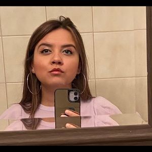 Meet your Posher, Alma alicia